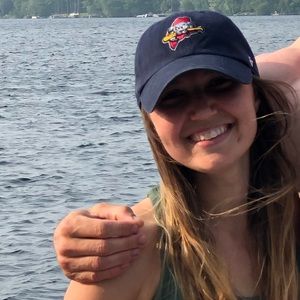 Meet your Posher, Caroline